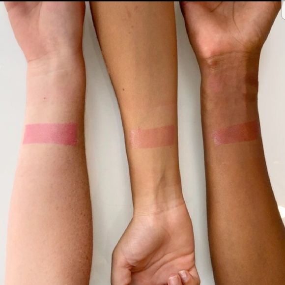 🌟HP🌟🌟PINK Winky Lux Flower Ph Balance Lip Balm NWT - Picture 6 of 8